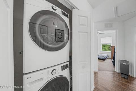 205 Oceangate Drive, Atlantic Beach FL - photo 15 of 18