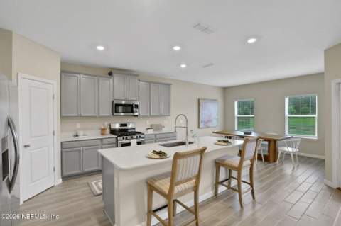3925 Bloomfield Court, Middleburg FL - photo 19 of 61