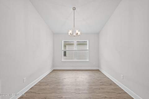 8179 Helmsley Boulevard, Jacksonville FL - photo 12 of 33