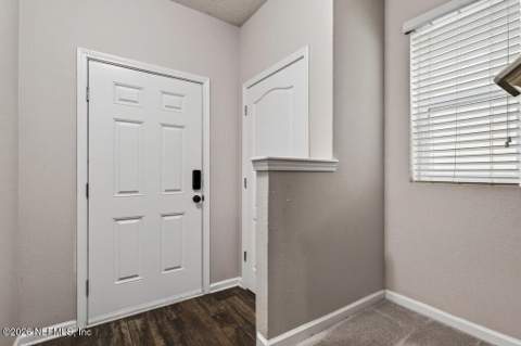9048 Kipper Drive, Jacksonville FL - photo 9 of 65