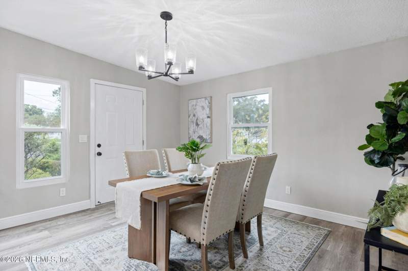 5 bedroom Single Family Residence at 907 Crest Drive, Westgate, Jacksonville — photo 5
