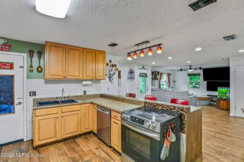 4992 Tan Street, Jacksonville FL - photo 12 of 53