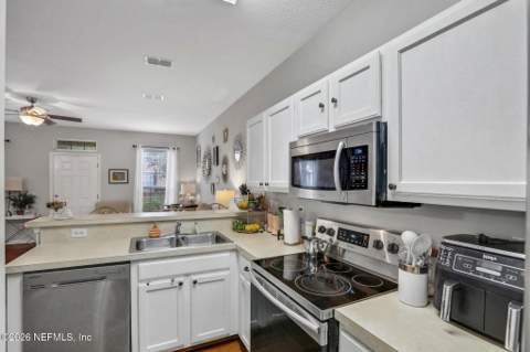 535 Hopewell Drive, Orange Park FL - photo 12 of 37