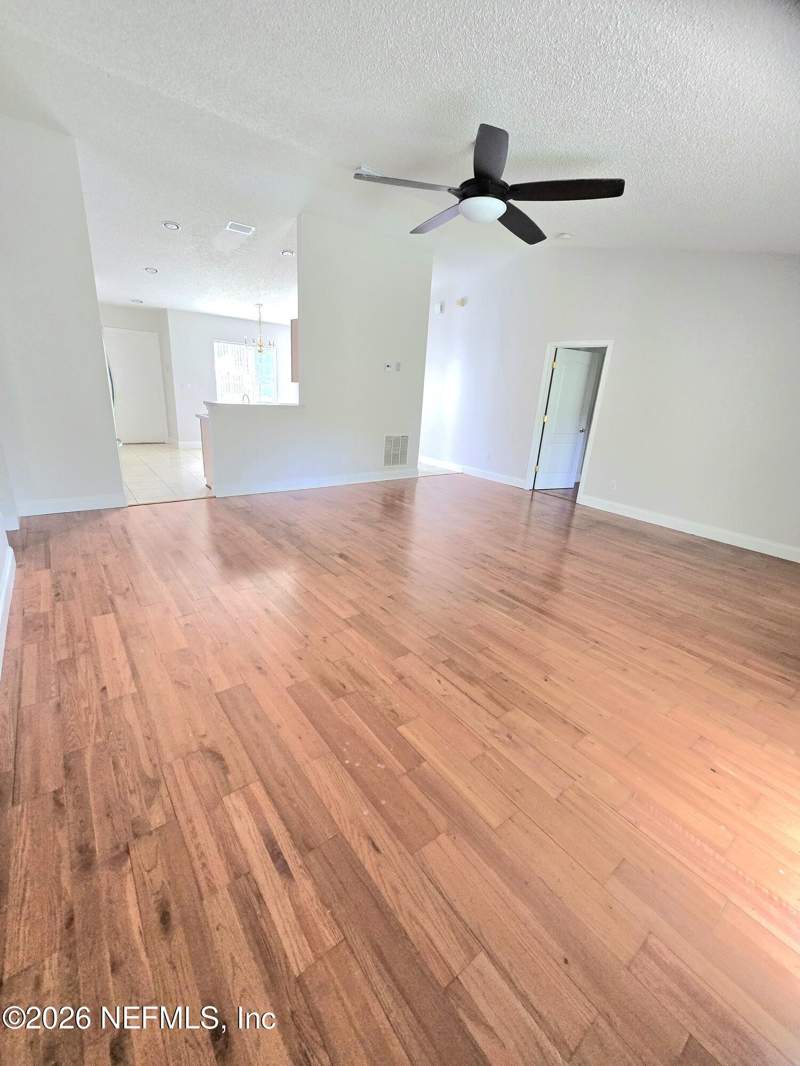 4 bedroom Single Family Residence at 1664 Glen Laurel Drive, Glen Laurel, Middleburg — photo 4