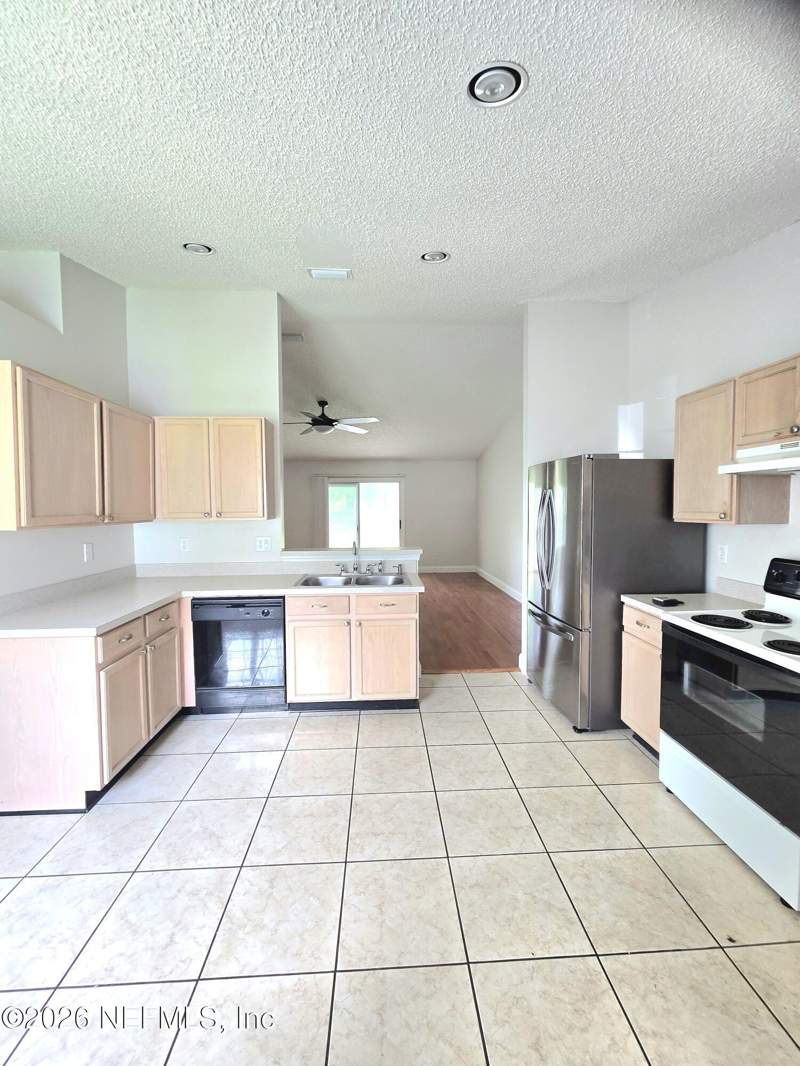 4 bedroom Single Family Residence at 1664 Glen Laurel Drive, Glen Laurel, Middleburg — photo 5