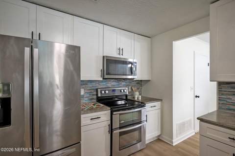 7837 Rondeau Drive, Jacksonville FL - photo 11 of 44