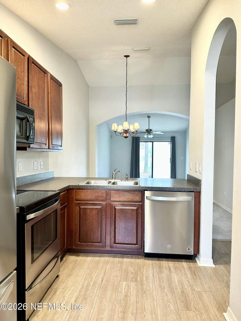2 bedroom Townhouse at 330 Redwood Lane, St Johns Riverside, St. Johns — photo 2