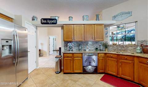 4431 Hollygate Drive, Jacksonville FL - photo 16 of 36