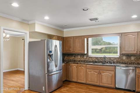 6831 San Sabastian Avenue, Jacksonville FL - photo 16 of 49