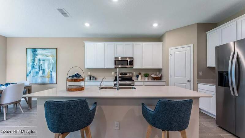 4 bedroom Single Family Residence at 554 Avalon Woods Lane, Avalon Woods, Jacksonville — photo 5