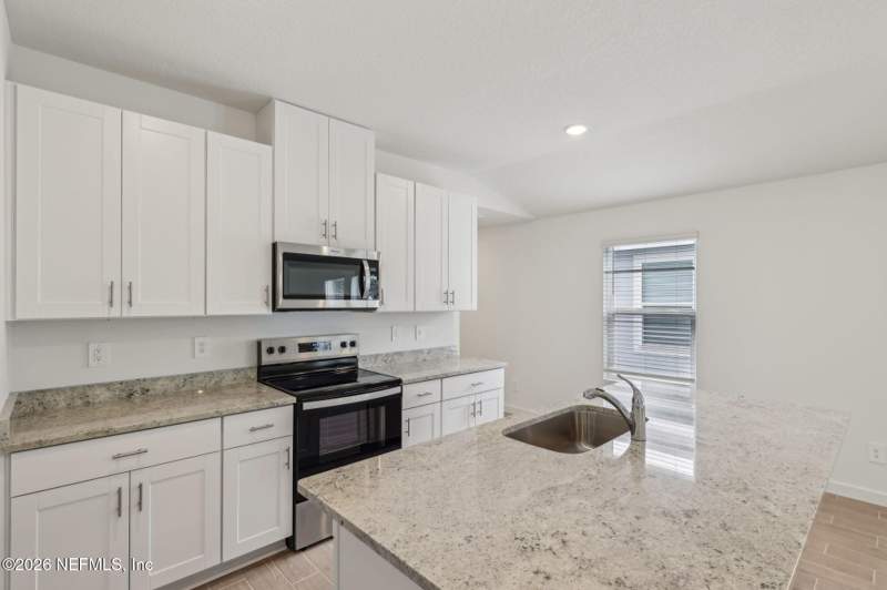 4 bedroom Single Family Residence at 10688 Lishwood Way, Kings Preserve, Jacksonville — photo 4