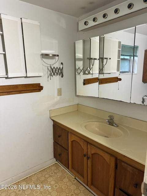 858 Granville Road, Jacksonville FL - photo 8 of 23