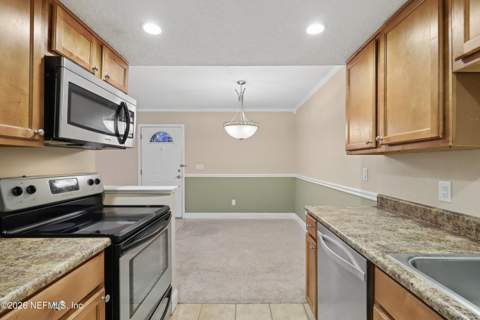 3737 Loretto Road #407, Jacksonville FL - photo 6 of 34