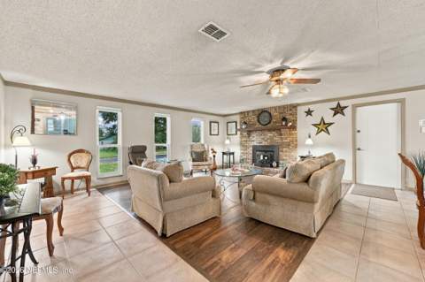 1476 Pawnee Street, Orange Park FL - photo 10 of 41