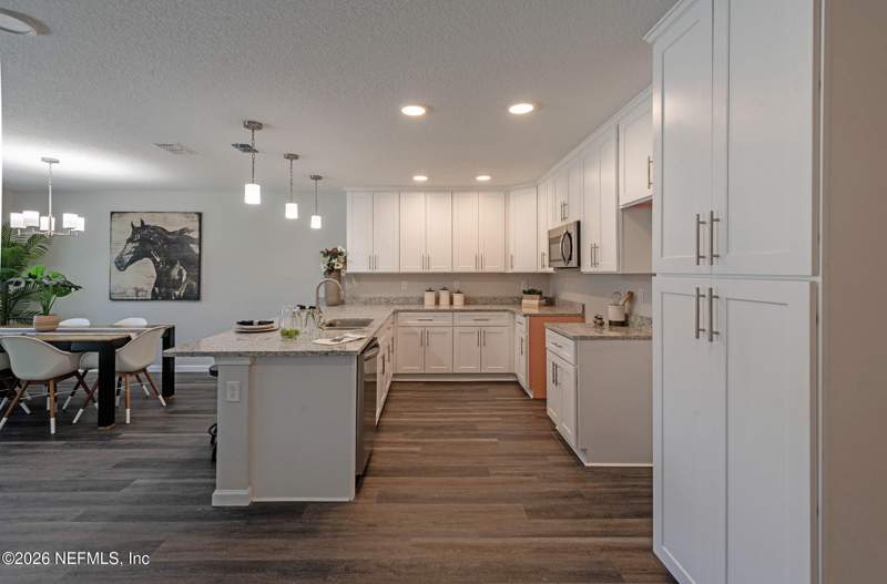 4 bedroom Single Family Residence at 8247 Berry Avenue, Oakwood Villa Ests, Jacksonville — photo 4