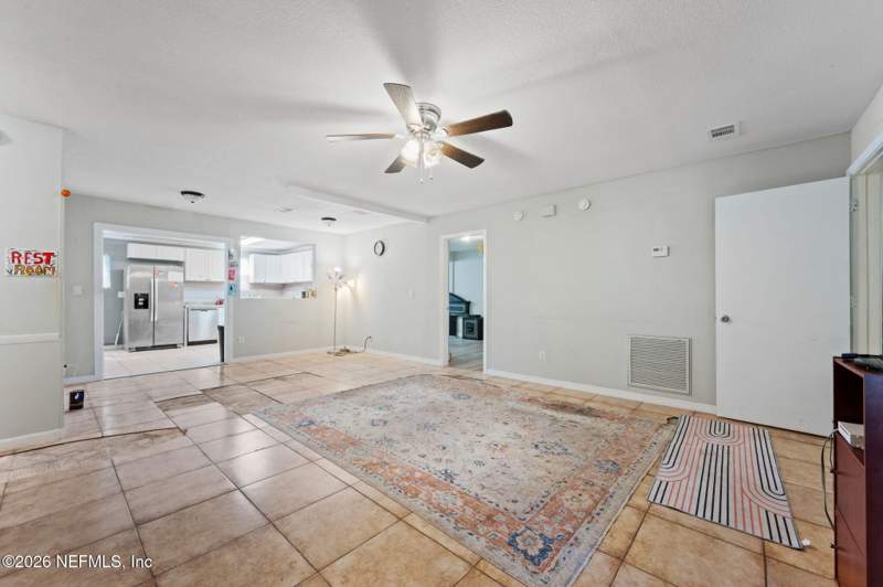 4 bedroom Single Family Residence at 7988 Waxwing Avenue, Lincoln Villas, Jacksonville — photo 3