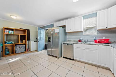 7988 Waxwing Avenue, Jacksonville FL - photo 6 of 27