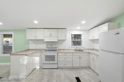 10100 Mercury Drive, Jacksonville FL - photo 9 of 28
