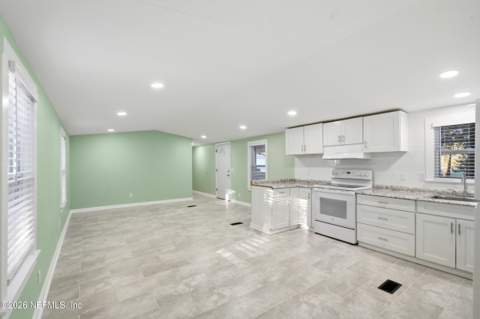 10100 Mercury Drive, Jacksonville FL - photo 11 of 28