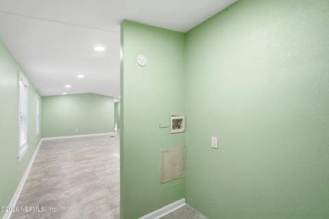 10100 Mercury Drive, Jacksonville FL - photo 12 of 28