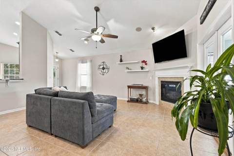 5901 Alamosa Circle, Jacksonville FL - photo 7 of 48