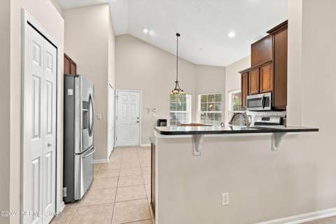 5901 Alamosa Circle, Jacksonville FL - photo 10 of 48