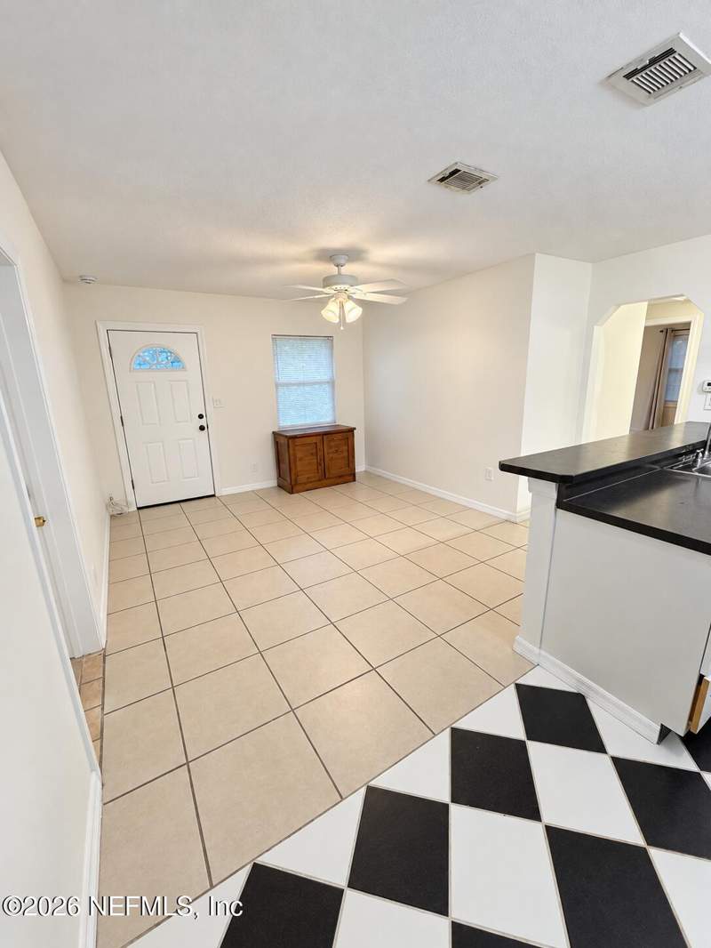 3 bedroom Single Family Residence at 5839 110th Street, Forrest Brook, Jacksonville — photo 4
