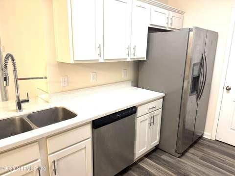 4974 Key Lime Drive #204, Jacksonville FL - photo 6 of 15