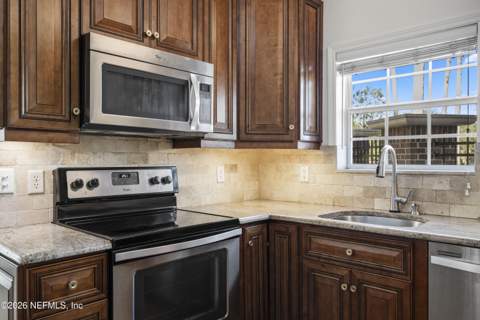 7800 Point Meadows Drive #1017, Jacksonville FL - photo 7 of 74