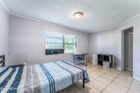2470 Vernon Street, Jacksonville FL - photo 8 of 23