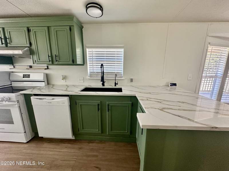 3 bedroom Mobile Home at 853 Fern Avenue, Orange Park, Orange Park — photo 2