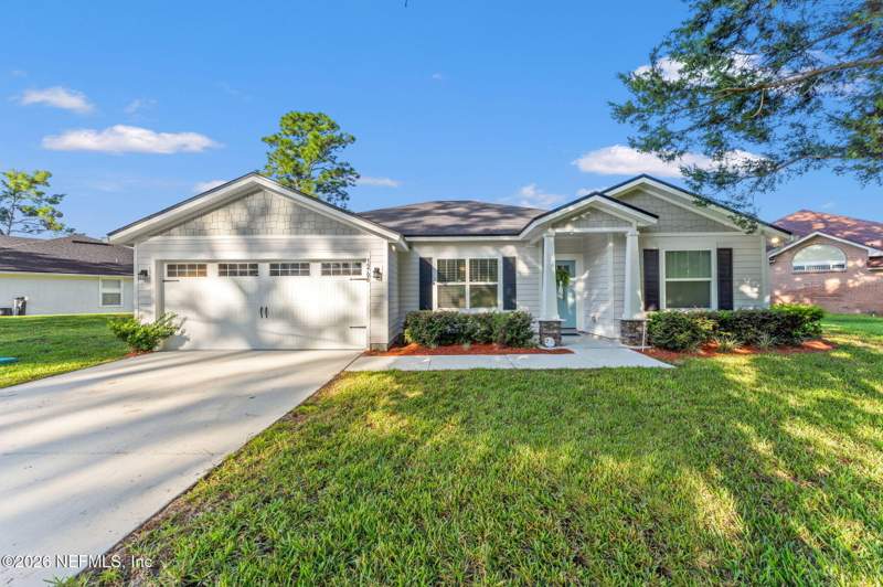 4 bedroom Single Family Residence at 15796 Northside Drive, Pine Lakes, Jacksonville — photo 2