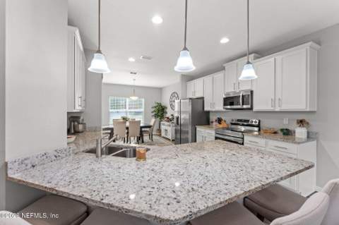 15796 Northside Drive, Jacksonville FL - photo 8 of 31