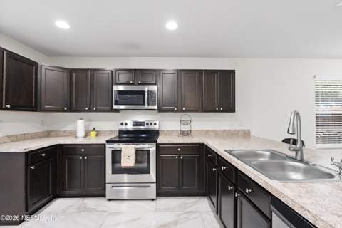 1301 Sarahs Landing Drive, Jacksonville FL - photo 6 of 29