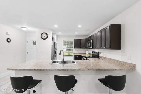 1301 Sarahs Landing Drive, Jacksonville FL - photo 7 of 29