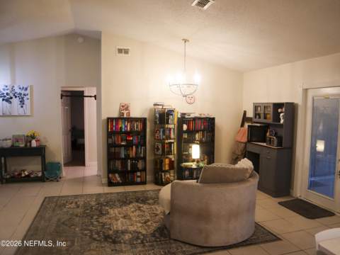 8329 Cross Timbers Drive, Jacksonville FL - photo 10 of 39