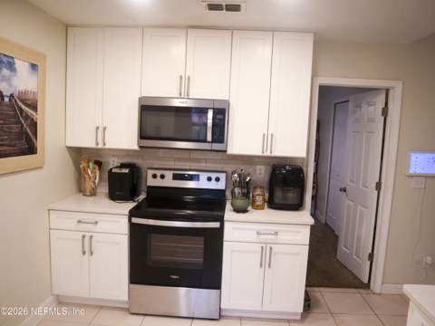 8329 Cross Timbers Drive, Jacksonville FL - photo 6 of 39