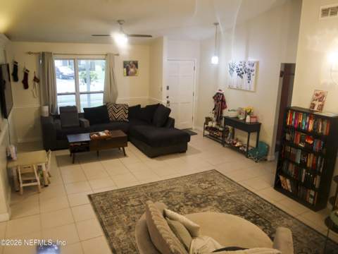 8329 Cross Timbers Drive, Jacksonville FL - photo 9 of 39