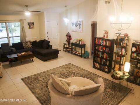 8329 Cross Timbers Drive, Jacksonville FL - photo 8 of 39