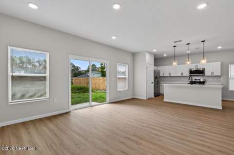5100 Courtland Oaks Street, Jacksonville FL - photo 10 of 57