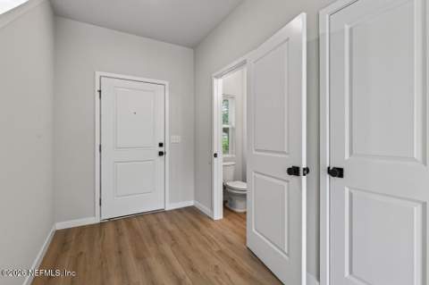 5100 Courtland Oaks Street, Jacksonville FL - photo 7 of 57