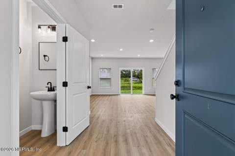 5100 Courtland Oaks Street, Jacksonville FL - photo 6 of 57