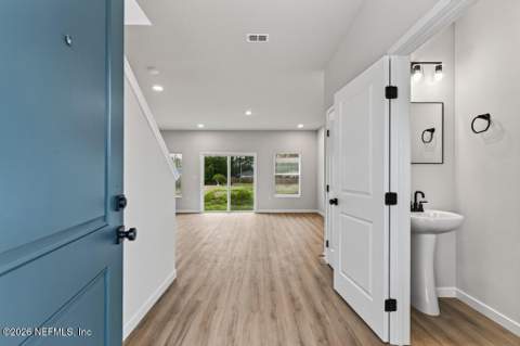 5024 Courtland Oaks Street, Jacksonville FL - photo 8 of 60
