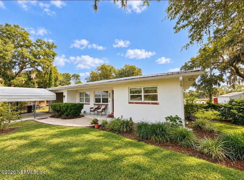 3 bedroom Single Family Residence at 842 Lake Shore Terrace, Grandin Lake Shores, Interlachen — photo 3