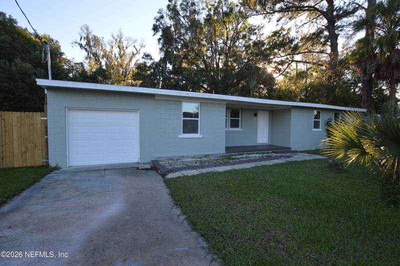 3 bedroom Single Family Residence at 1516 Ribault Scenic Drive, Lake Forest Hills, Jacksonville — photo 3