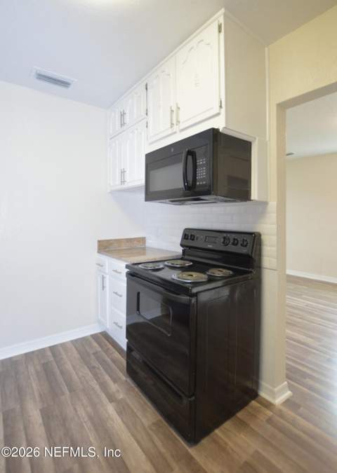 1516 Ribault Scenic Drive, Jacksonville FL - photo 18 of 49