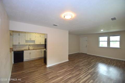 1516 Ribault Scenic Drive, Jacksonville FL - photo 13 of 49
