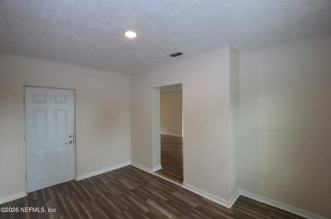 1516 Ribault Scenic Drive, Jacksonville FL - photo 10 of 49