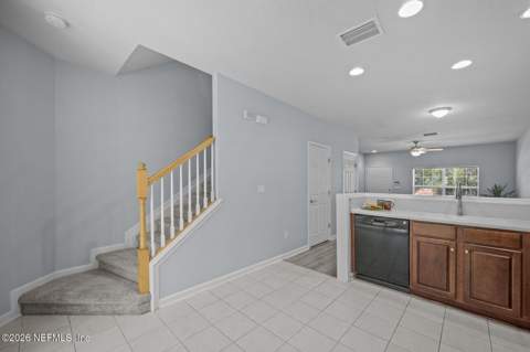 8077 Summerside Circle, Jacksonville FL - photo 13 of 37