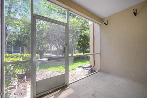 8077 Summerside Circle, Jacksonville FL - photo 24 of 37